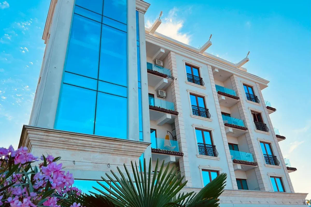 Отель Golden Beach: общая инфраструктура и атмосфера отеля